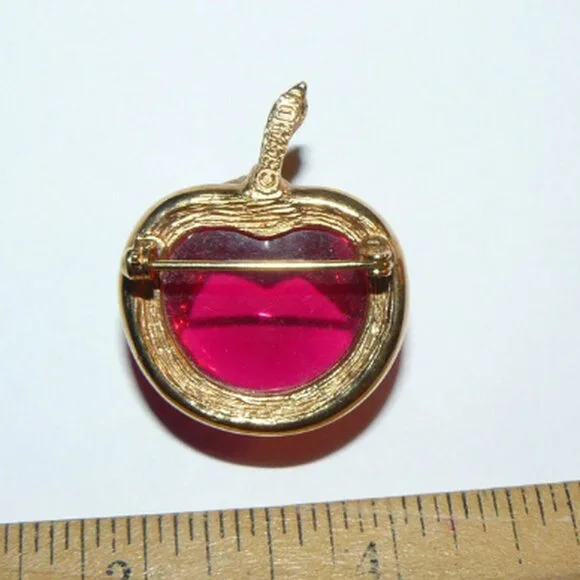 Avon Red Apple‎ Brooch 1970s - Picture 3 of 5